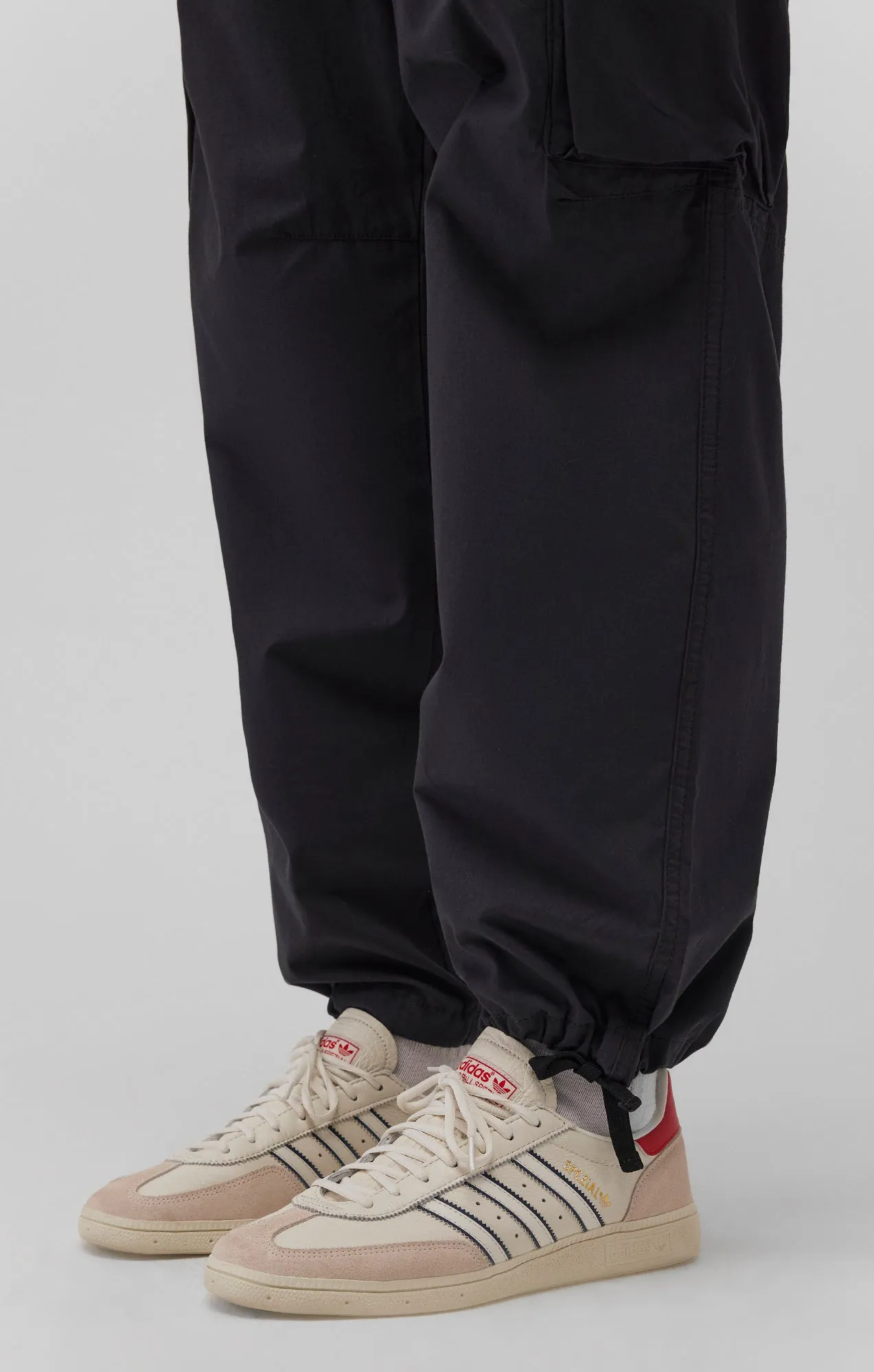 DOUBLE POCKET CARGO PANTS IN PHANTOM