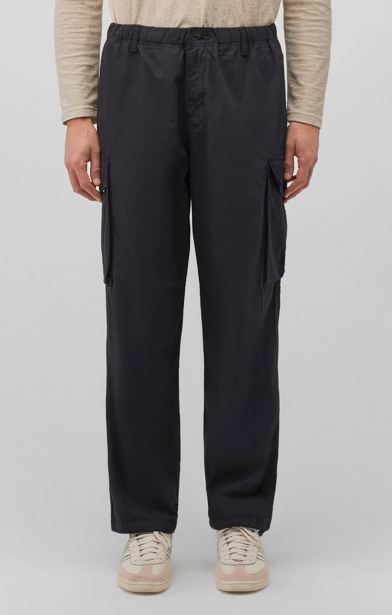 DOUBLE POCKET CARGO PANTS IN PHANTOM