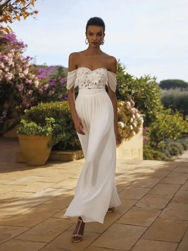 W1 White One Size 12 Maxine Off White Gown